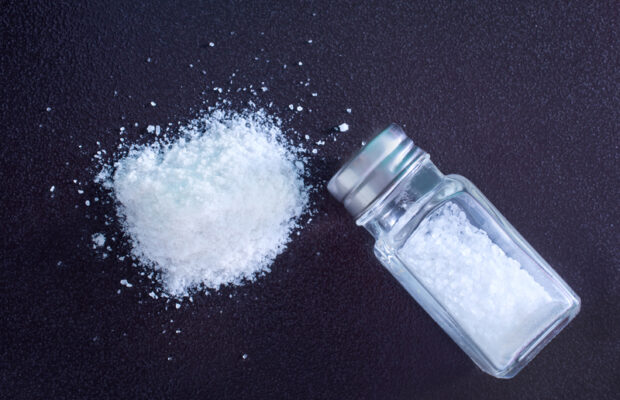 A “spicy” salt substitute