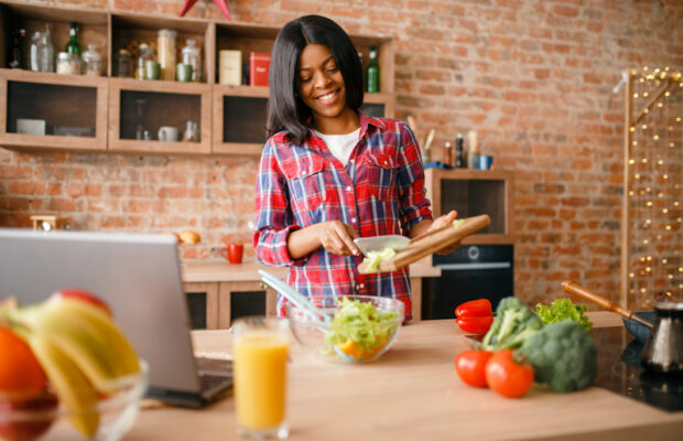 Common food safety mistakes